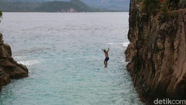 Selain Bunaken , Ini Pantai Cantik yang Lagi Hits di Sulawesi Utara