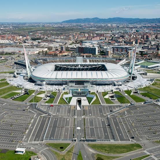 Juventus Allianz Stadium Bersahabat Dengan PKL