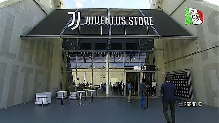 Juventus Allianz Stadium Bersahabat Dengan PKL