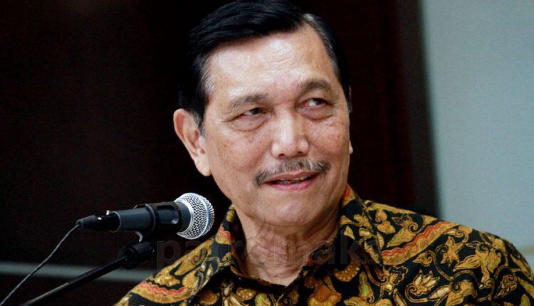 Luhut Santai Tanggapi Protes Kenaikan BBM