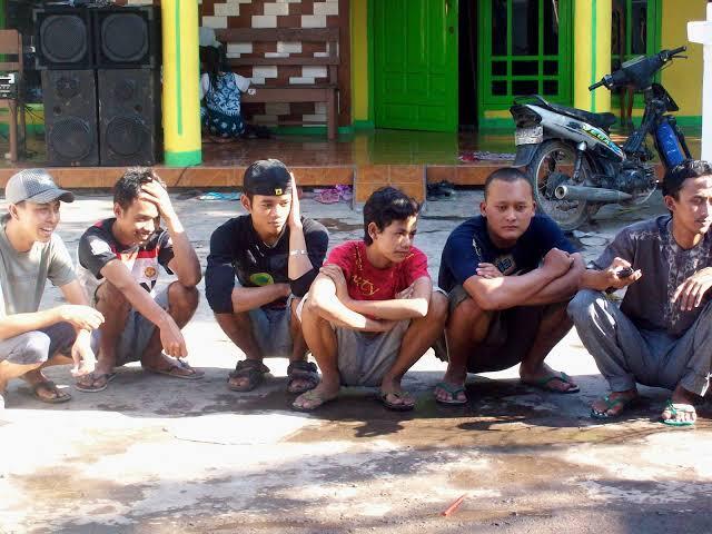 Benarkah Hanya Orang Asia yang Dapat Berjongkok? 