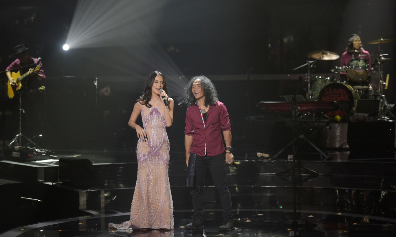 Slank feat Sophia Latjuba. Terlalu Manis