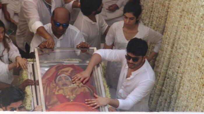 Deretan Foto Pemakaman Sridevi dengan Prosesi Kenegaraan, Disaksikan