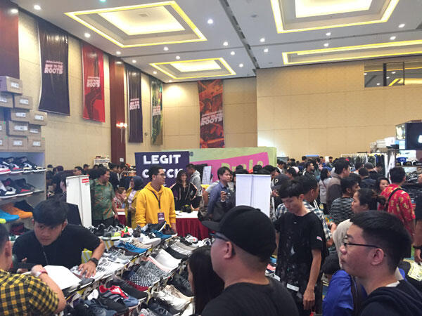 Foto-Foto Sneaker Keren Yang Dipamerkan di Jakarta Sneaker Day 2018