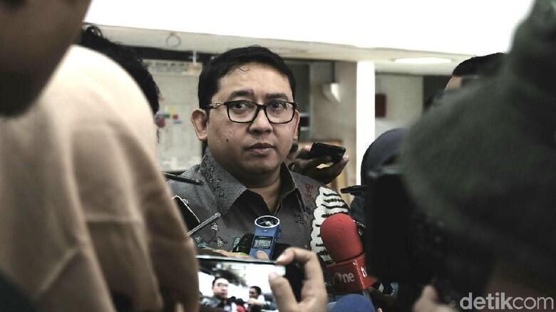 Fadli akan Polisikan Penyebar Hoax Foto Dirinya dengan Admin MCA