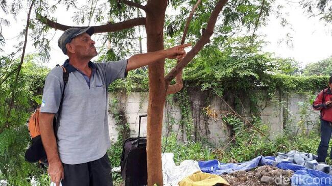 Bule Inggris yang Luntang-lantung di Tangerang Dibawa ke Imigrasi