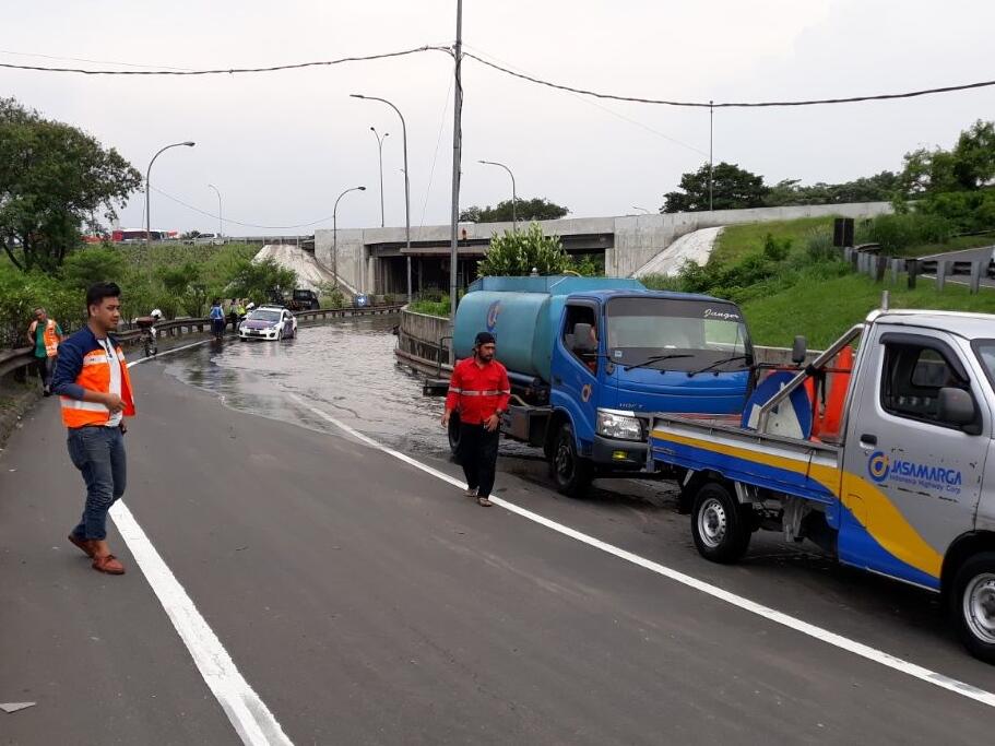 Banjir, Pintu Tol Keluar Bitung Ditutup