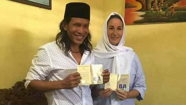 7 Kisah Cinta Viral dari Orang yang Beruntung Bisa Nikah dengan Bule