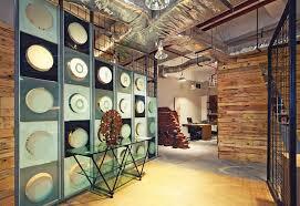 gak diluar negri aja, di indonesia juga ada lho kantor yg punya design keren