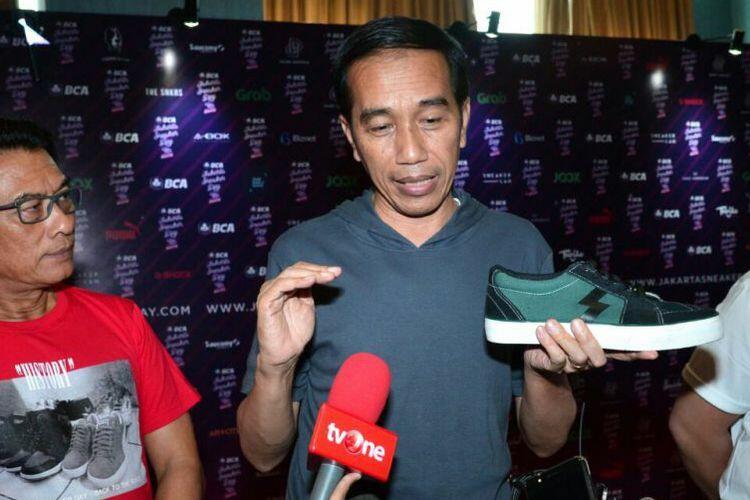 Jokowi Beli Sepatu Rp 380.000 di Jakarta Sneaker Day

