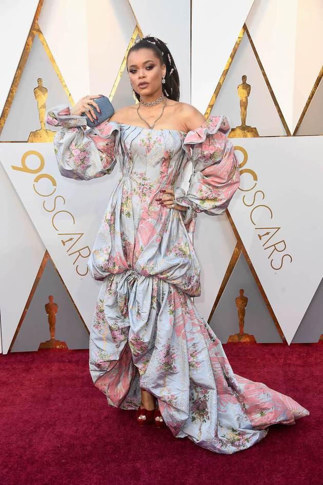 WORST DRESS OSCAR 2018, DARI YANG UNIK SAMPAI NYARIS MALFUNGSI