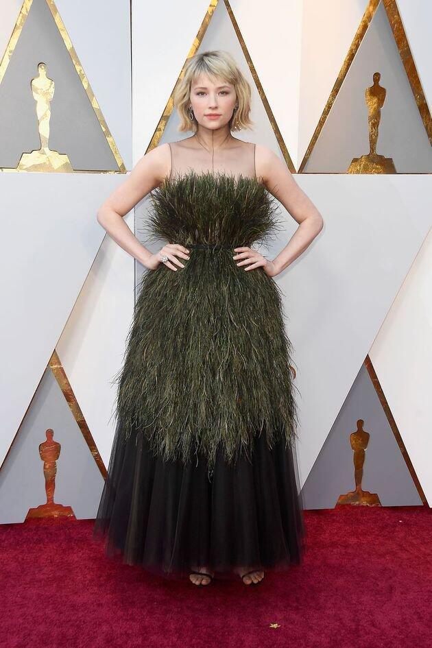 WORST DRESS OSCAR 2018, DARI YANG UNIK SAMPAI NYARIS MALFUNGSI