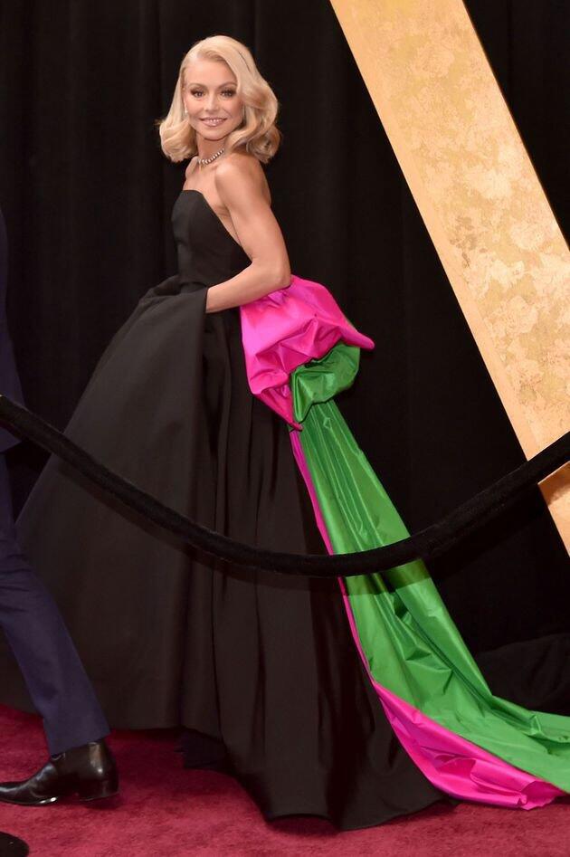 WORST DRESS OSCAR 2018, DARI YANG UNIK SAMPAI NYARIS MALFUNGSI