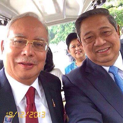 TREN FOTO SELFIE : DARI SEBUAH EKSISTENSI HINGGA DIPLOMASI