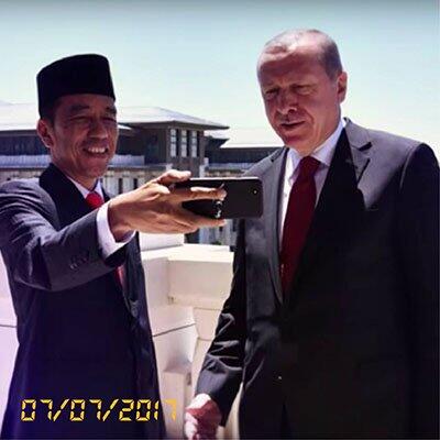 TREN FOTO SELFIE : DARI SEBUAH EKSISTENSI HINGGA DIPLOMASI