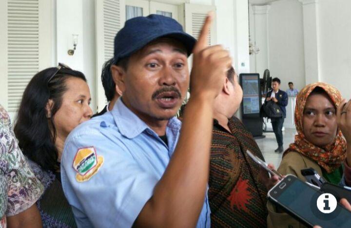 Sopir Angkot Tanah Abang Sampaikan Somasi untuk Anies di Balai Kota