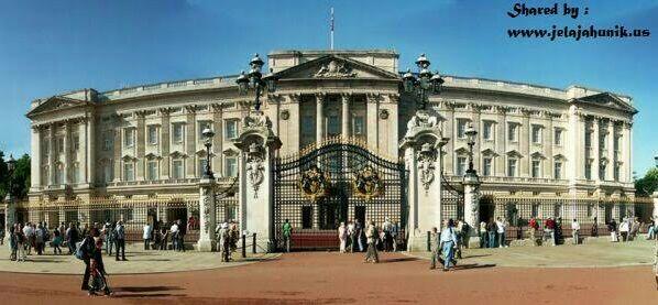 Istana Terkeren Di Dunia