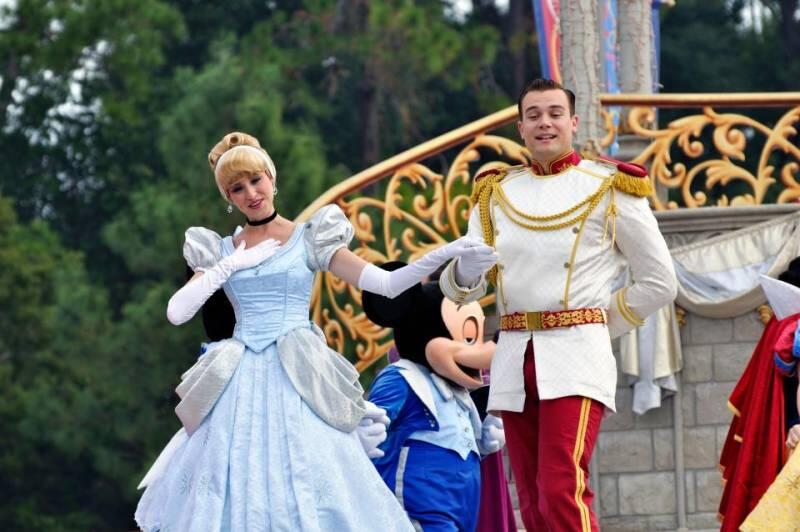 Dilarang Asal Posting, Inilah 9 Aturan Ketat Pemeran Putri dan Pangeran di Disneyland