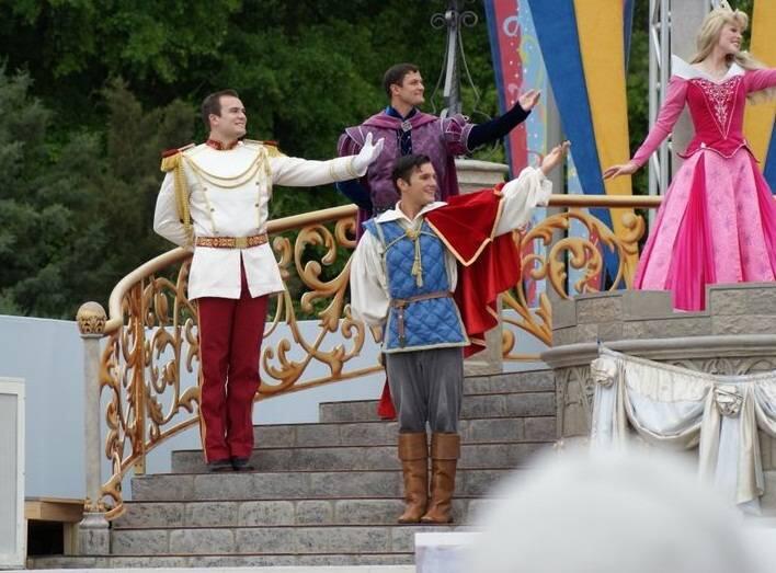 Dilarang Asal Posting, Inilah 9 Aturan Ketat Pemeran Putri dan Pangeran di Disneyland