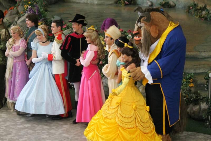 Dilarang Asal Posting, Inilah 9 Aturan Ketat Pemeran Putri dan Pangeran di Disneyland