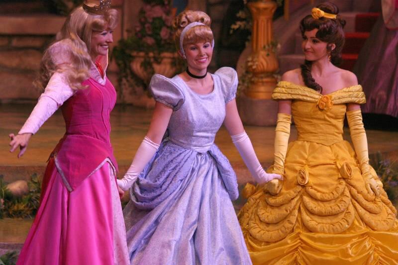 Dilarang Asal Posting, Inilah 9 Aturan Ketat Pemeran Putri dan Pangeran di Disneyland