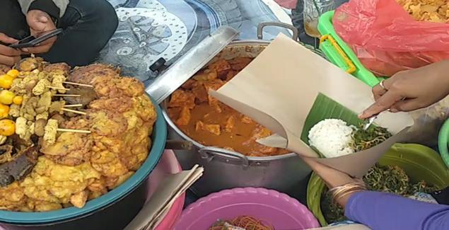 Nasi Boran Makanan Tradisional Dari Lamongan, Jawa Timur