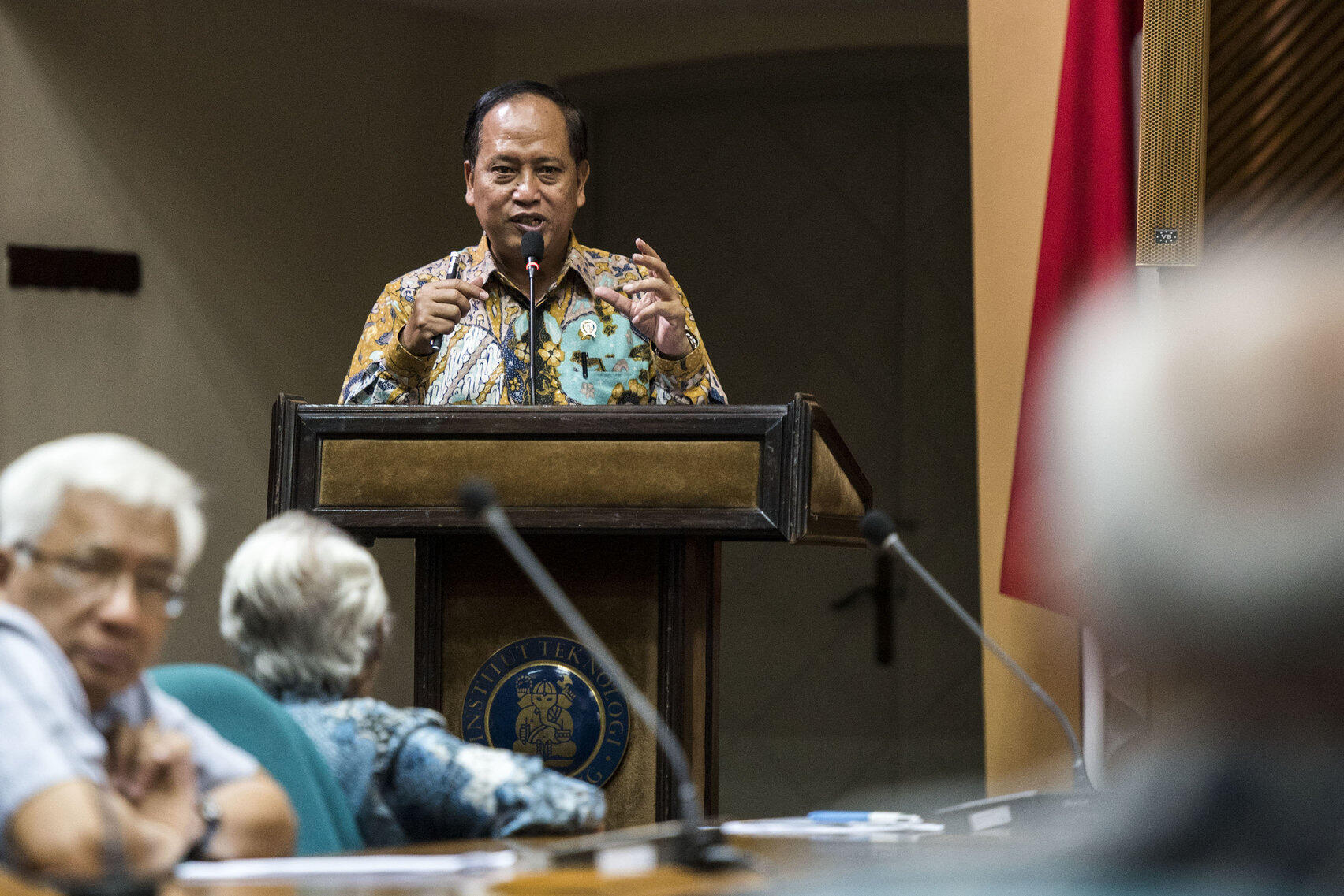 Larangan Bercadar Menristek Dikti Angkat Bicara