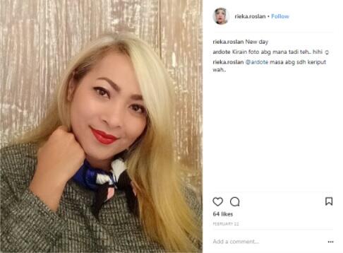 Beginilah Tampilan Kece Rieke Roeslan The Groove Kalau Lepas Turban