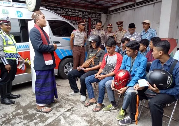 Unik, Polres Garut Undang Ustadz Ceramahi Pelanggar Lalu Lintas