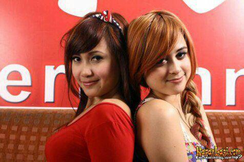 Pesona 7 grup duo dangdut yang goyangannya bikin cowok panas dingin
