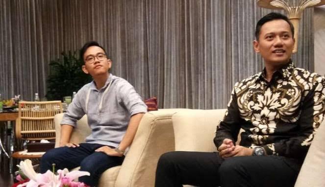 Jokowi Akui Kalah Ganteng dan 'Cling' dengan AHY