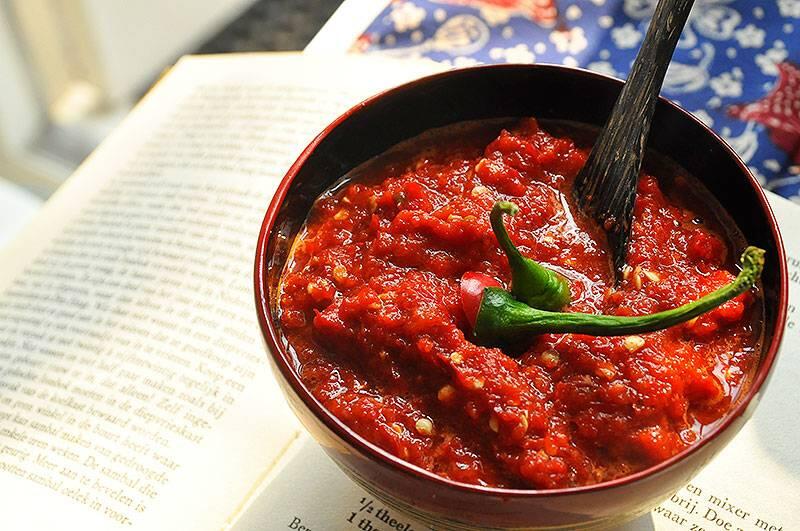 Tanpa Perlu Ditaruh Kulkas, Ini Cara Bikin Sambal Ulegmu Awet Berhari-hari. Maknyus!