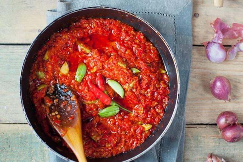 Tanpa Perlu Ditaruh Kulkas, Ini Cara Bikin Sambal Ulegmu Awet Berhari-hari. Maknyus!