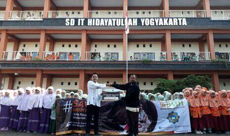 BMH dan SDIT Hidayatullah Yogyakarta Peduli Muslim Suriah
