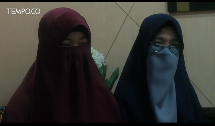 Pelarangan Bercadar, Sambil Menangis Mahasiswi Ini Curhat