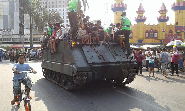 Kecelakaan Tank M113, Naik Tank Ramai-Ramai Amankah??