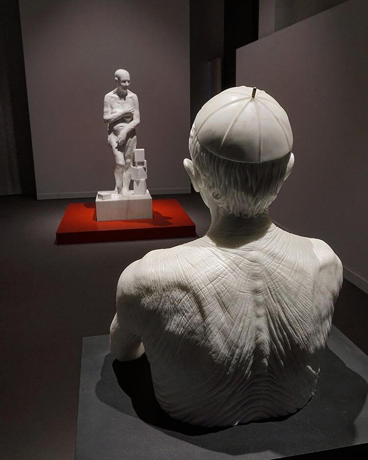 Patung Batu Terlihat 'Seperti Hidup' Ditangan Seniman Italia ini