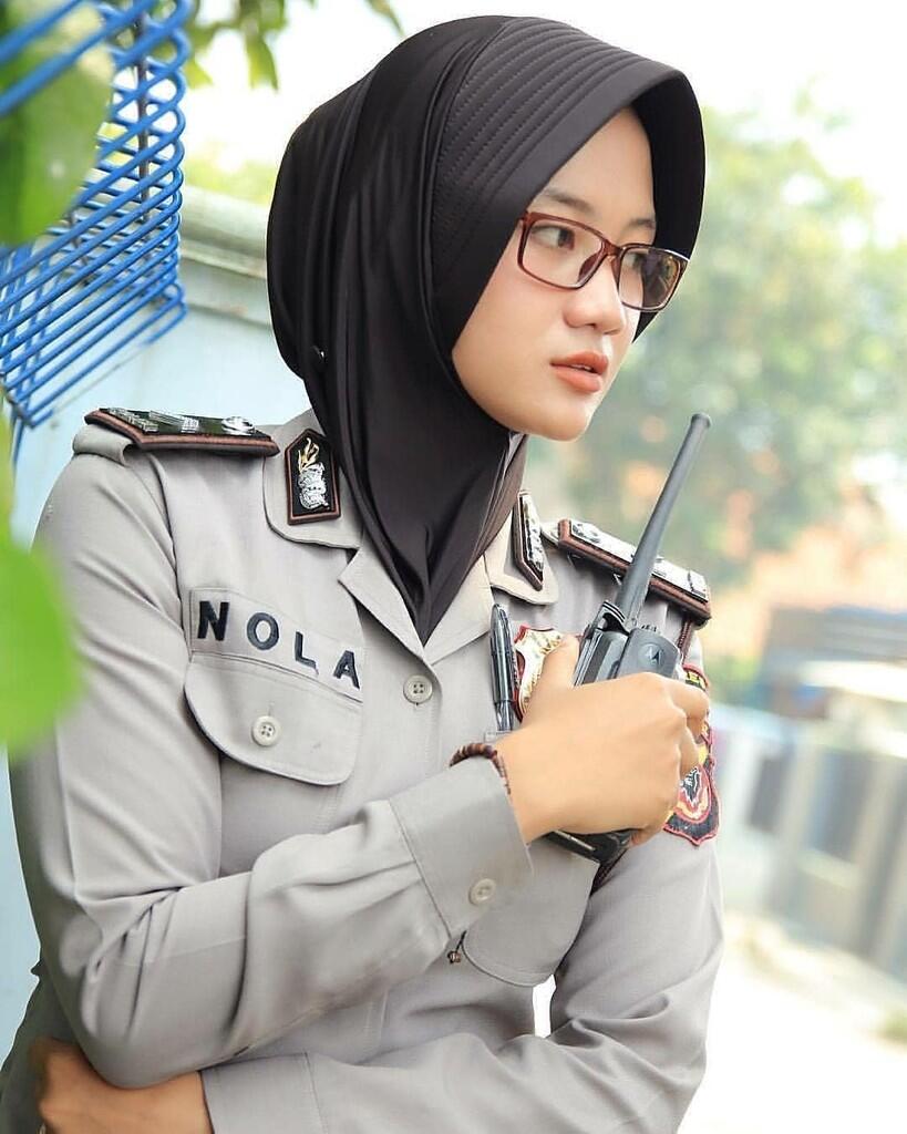 Polisi Gadungan Berambut Pirang Keluyuran,Nasibnya Apes Terciduk Polisi Sungguhan