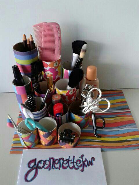 Tempat Kuas Make-up Dari Kertas Bekas Tissu Roll