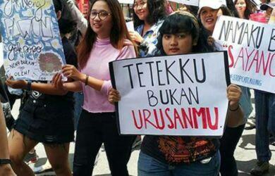 Tetekku Bukan Urusanmu.
Aksi Demo Bikin Emak-emak Geram.