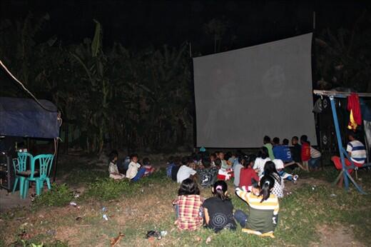 Perkembangan Cara Menonton Film Di Indonesia