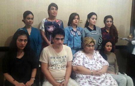6 cara mainstream yang sering dipakai artis buat cari sensasi