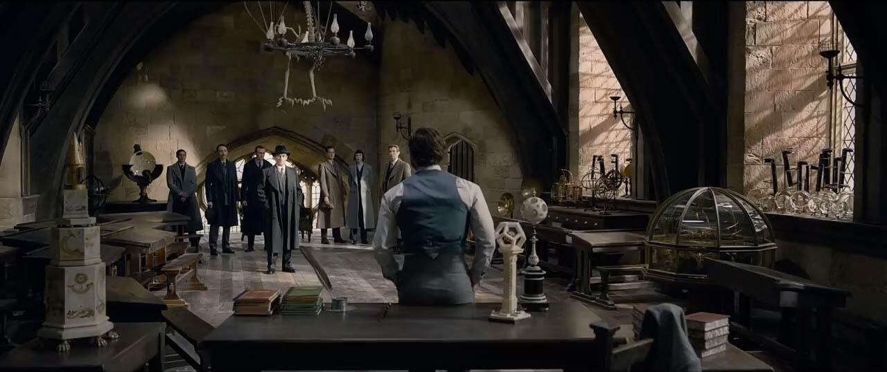 Nonton Trailer 'The Crimes of Grindelwald' Otomatis Kangen Harry Potter!