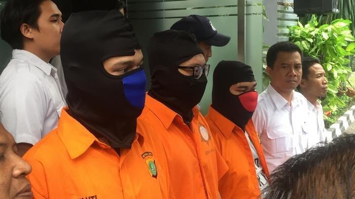 Surabaya Black Hat Akui Hacker yang Ditangkap FBI Adalah Anggotanya