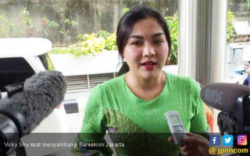 Vicky Shu Akui Dapat Umrah Gratis dari First Travel