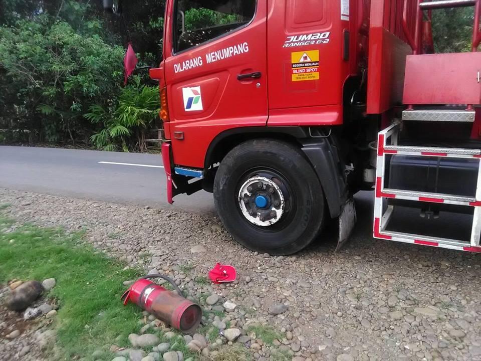 Tabung Racun Api Mobil Pertamina Ternyata Cuma Accesories