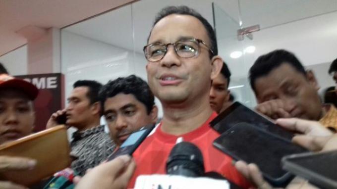 Saksikan Langsung di SUGBK, Anies Baswedan Nilai The Jakmania Kini Lebih Tertib