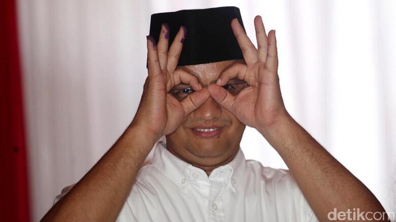 Anies Ingin Kartu Nama Penjabat Pemprov DKI Disertai Huruf Braille 