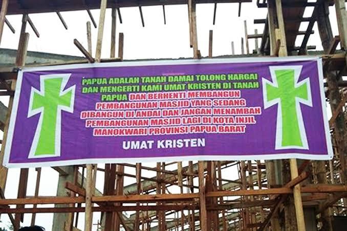 Gereja di Papua Persoalkan Azan, Busana Keagamaan, dan Menara Masjid