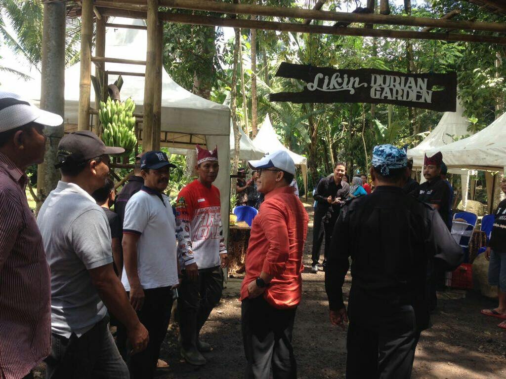 Mengunjungi Kampung Durian Merah di Songgon